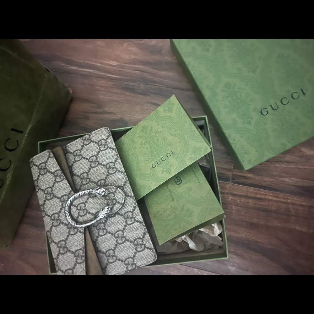 Authentic Gucci crossbody like new